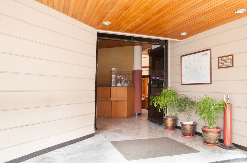 Reddoorz Plus @ Sukamulya Pasteur 2 Bandung Exterior photo